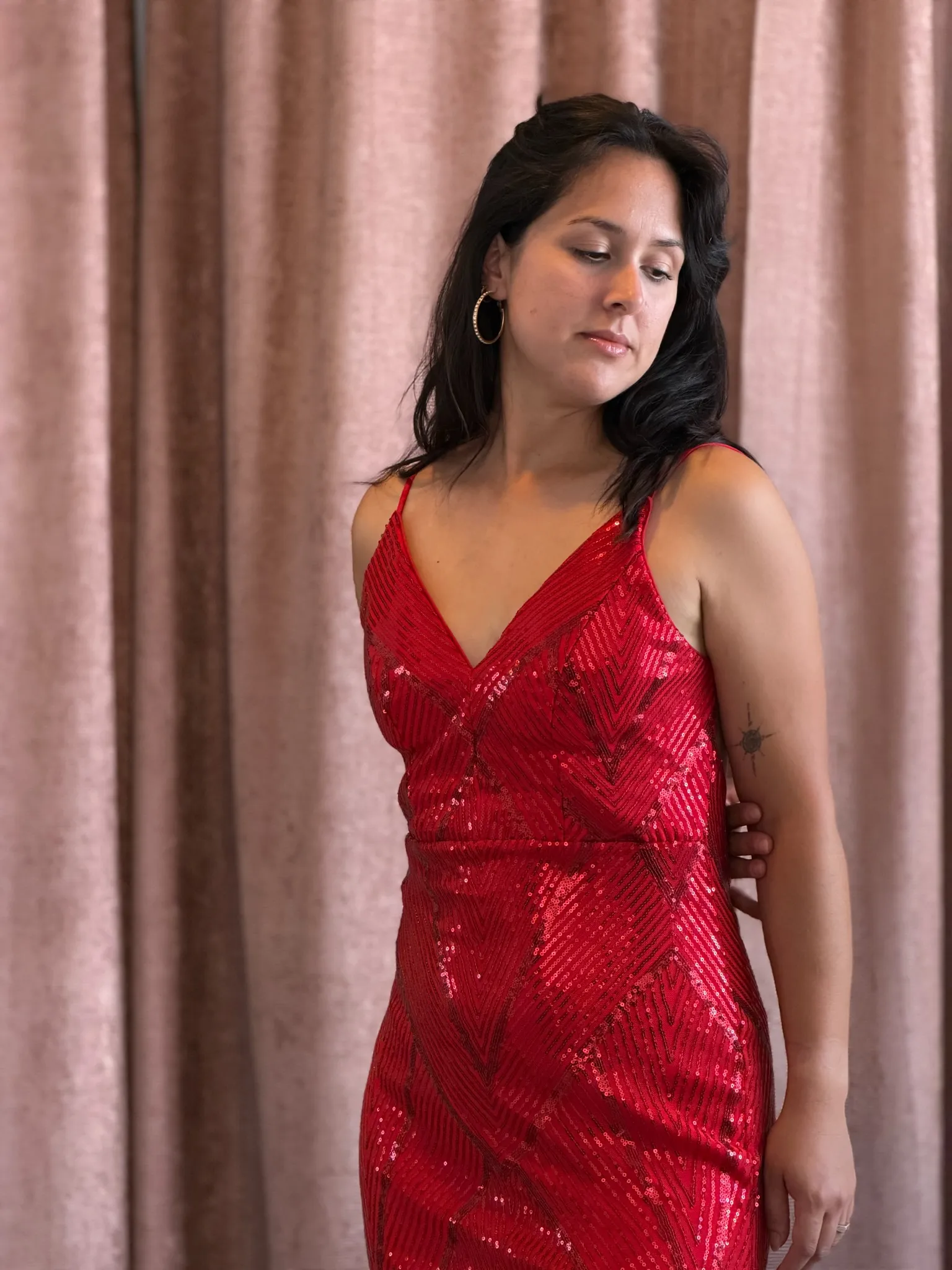 Vestido rojo con lentejuelas y tiras, Largo - 010 - Imagen 1