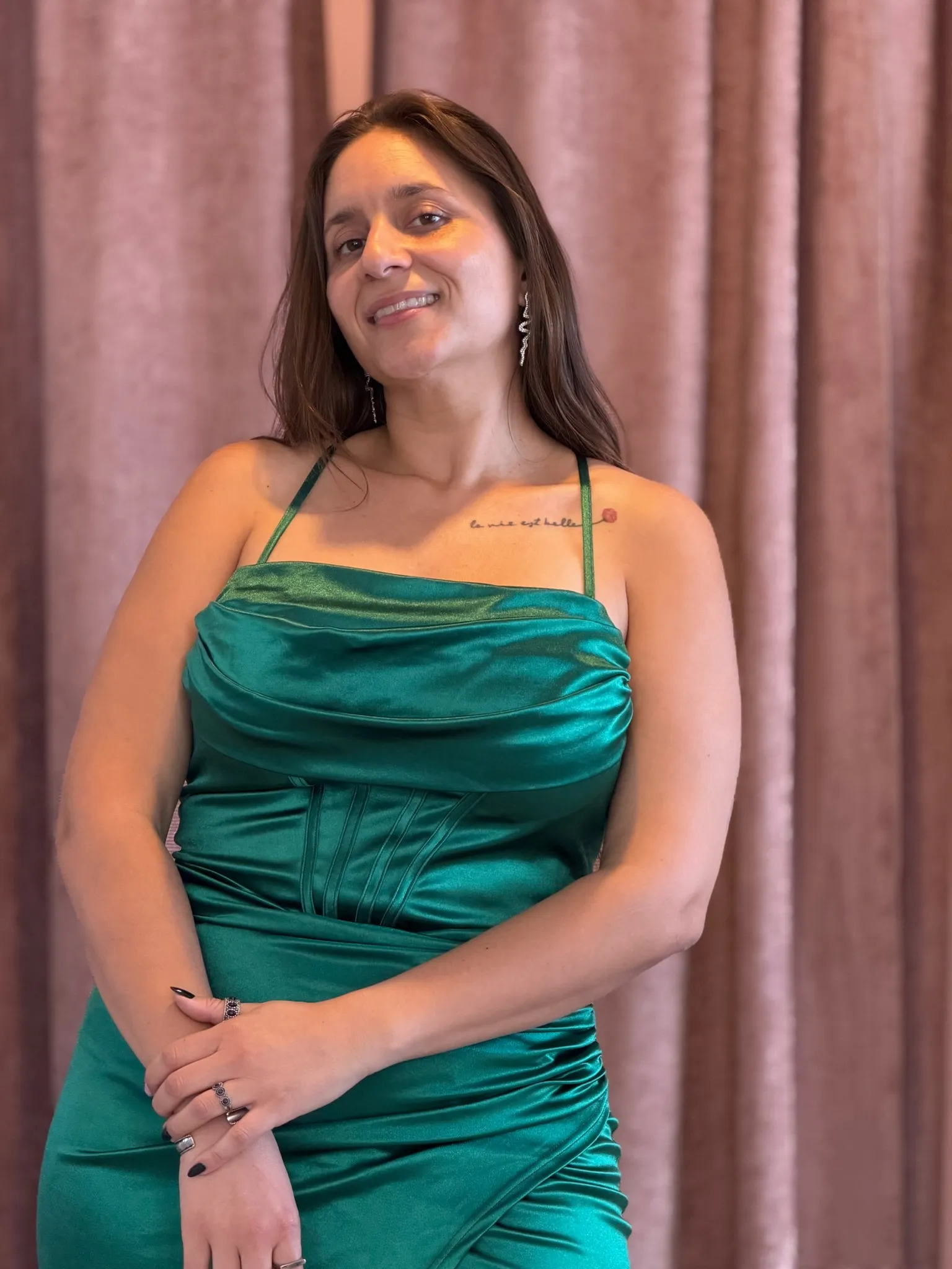 Vestido largo verde en satén elastizado - 045 - Imagen 1